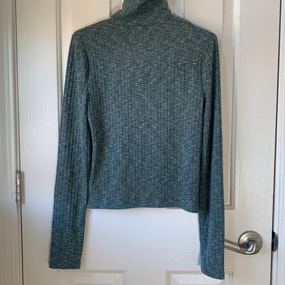 Madewell turtleneck Cropped long sleeves tee- shirt Medium - Picture 6 of 6